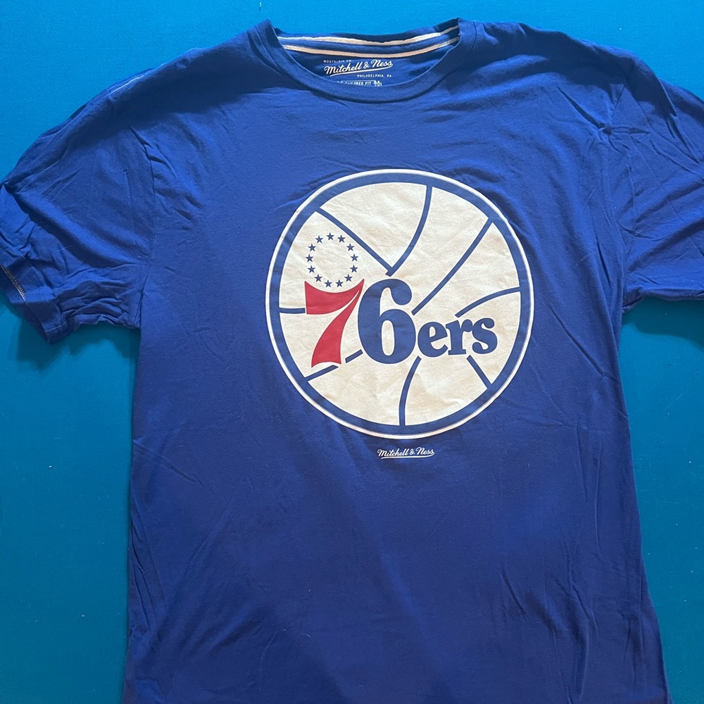 NBA Philadelphia 76ers tee
